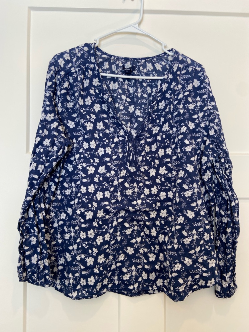 GAP Navy and White Floral V-Neck Blouse